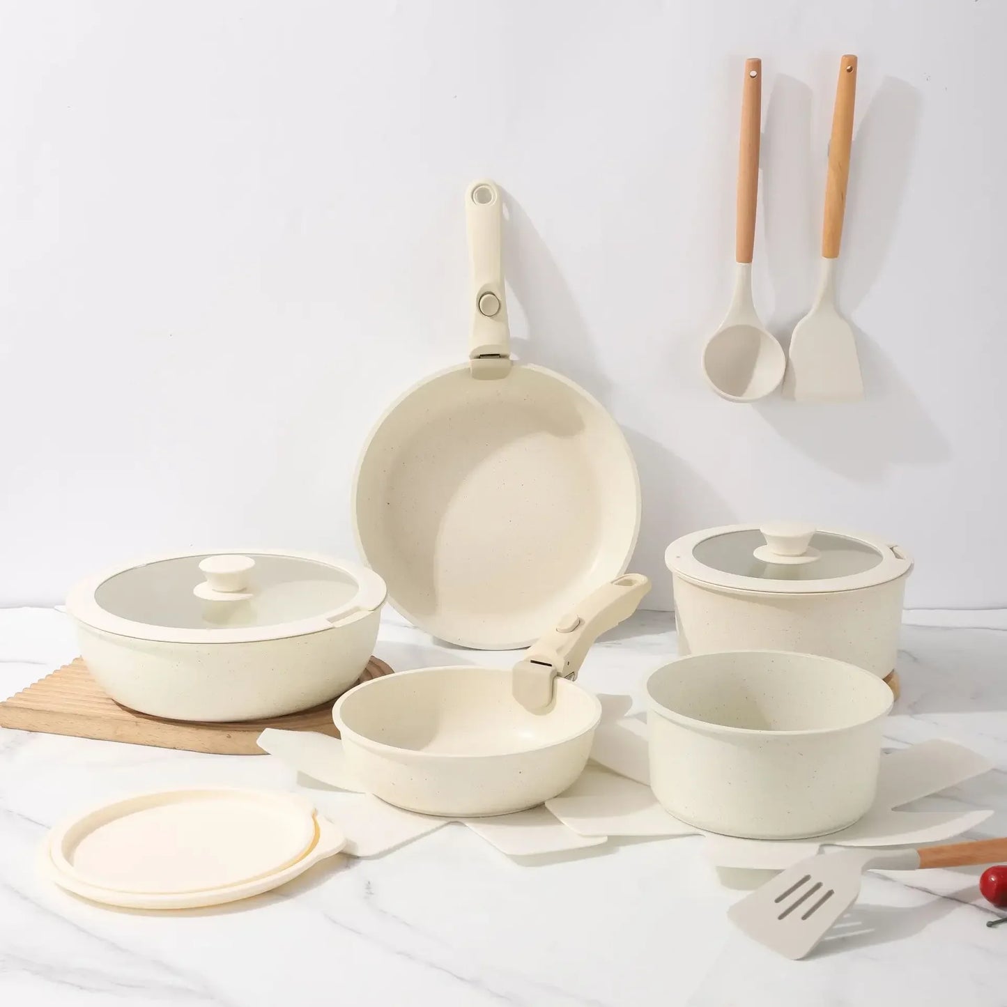Cookware Set with Removable Handle